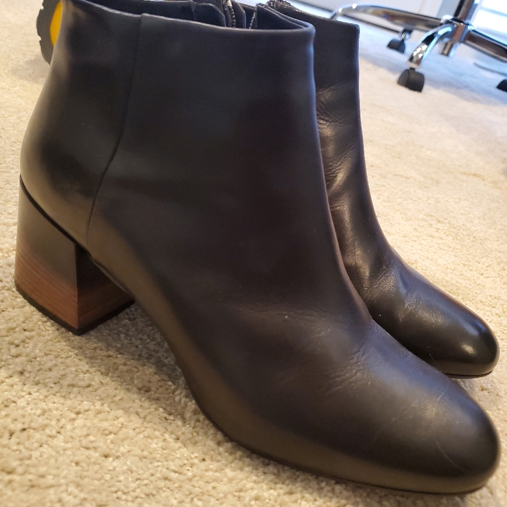 Alberto Fermani Booties